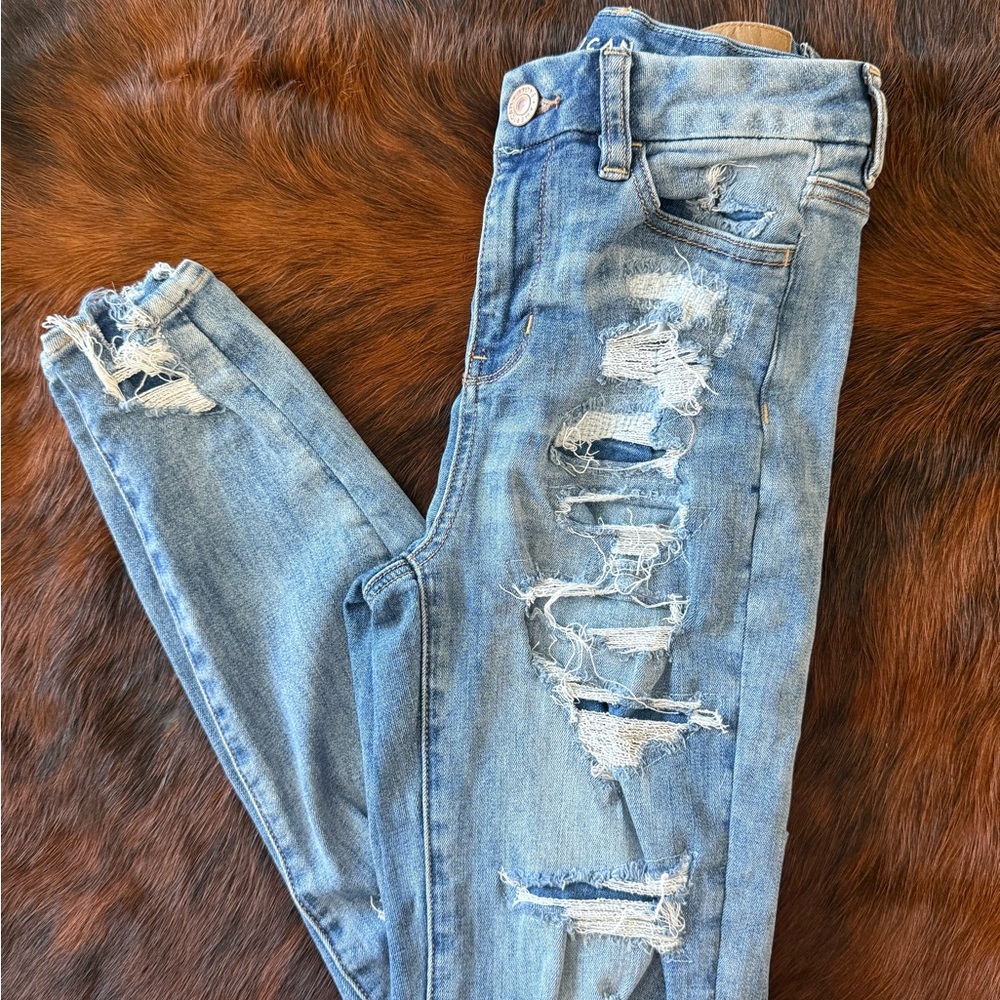 American Eagle Outfitters Light Blue Distressed Skinny Jeans